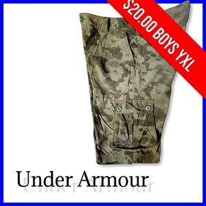Boys YXL digital camouflage shorts